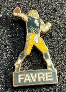 Green Bay Packers Brett Favre Die Cut Player Image Collector Pin - Picture 1 of 1