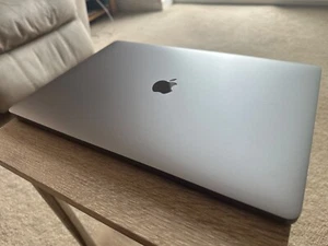 MacBook Pro Touch Bar 15" Gray A1707 (i7, 2.9GHz, 16GB RAM) Spares Or Repairs - Picture 1 of 17