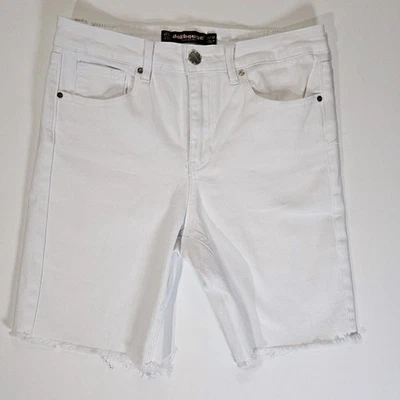 Кукольный домик Jean шорты женщин 11/12 белый джинсовой ткани срез Jorts высоты Beachy - Изображение 1 из 4