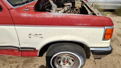 Guardabarros delantero derecho Ford F150 1987-1991 pasajero fabricante original rojo blanco Foto 1 de 4