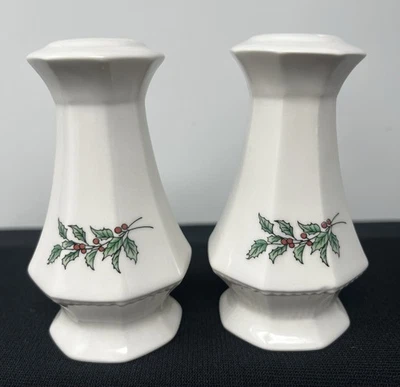 Salero y pimentero Nikko Navidad Felices Fiestas Agujeros Tapones Foto 1 de 4