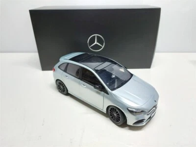 Mercedes-Benz B-Klasse W247 Grigio metallizzato del 2018 - 1/18 Z-Models - Immagine 1 di 4