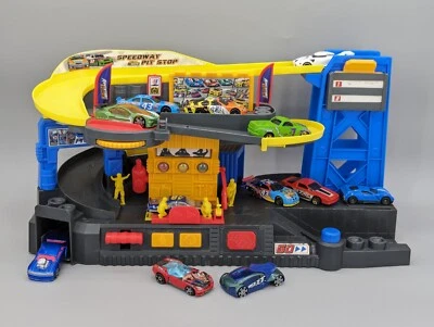 Adventure Speedway Pit Stop Nascar Custom Diecast Vehicle Playset & Cars - Image 1 of 4