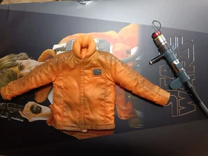 1/6 HOT TOYS STAR WARS MMS585 LUKE SKYWALKER HOTH FLIGHT SUIT JACKET & GAUNTLET - Imagen 1 de 3