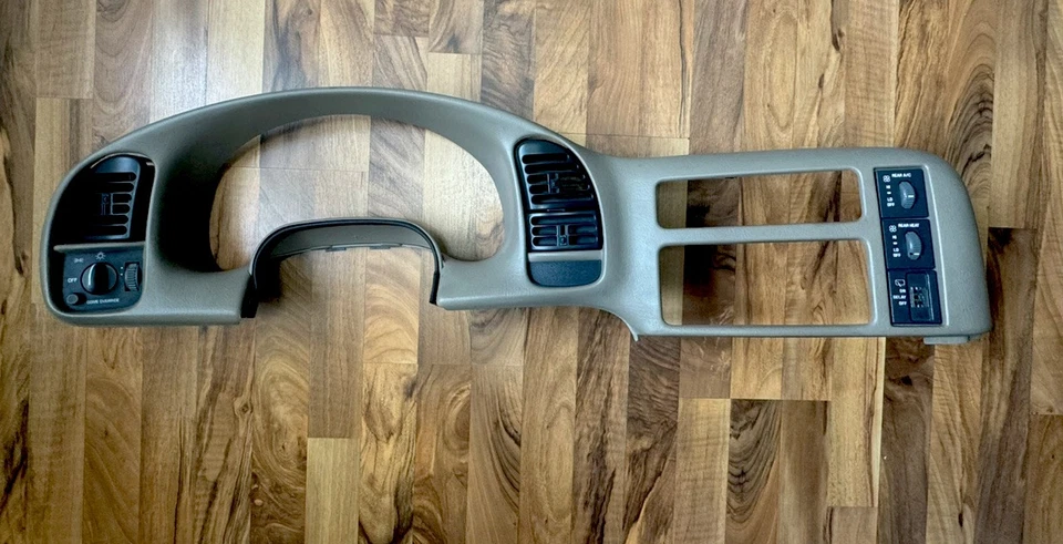 96-05 Astro Safari Van Velocímetro Cluster Radio Tablero Bisel OEM BRONCEADO Foto 1 de 4