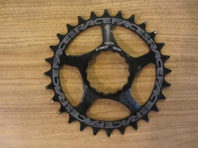 New RaceFace 28t Direct Mount Cinch Chainring.  Color:  Black  Part # RRSNDM28BL - Image 1 of 4