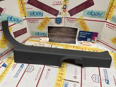 05-09 HYUNDAI TUCSON PASAJERO DELANTERO DERECHO PLACA RASGUÑO PUERTA UMBRAL CUBIERTA GRIS Foto 1 de 4