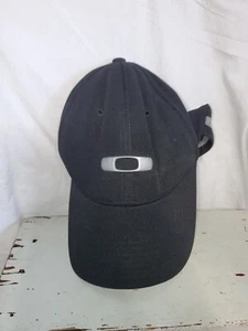 Oakley Hat Cap Black A-Flex Stretch Fit Logo Baseball S/M - Picture 1 of 7