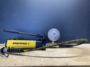 ENERPAC P142 Hydraulic Hand Pump 10000 PSI / 700 Bar w/ GF-10P Gauge - Picture 1 of 10