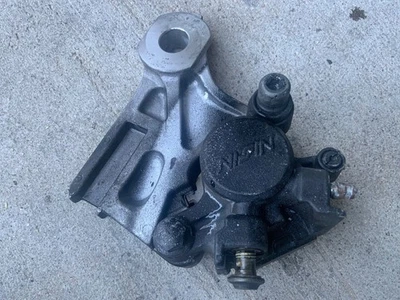 Pinza de freno trasera Yamaha YZF-R6 2003-2009 #5SL-2580W-00-00 Foto 1 de 4