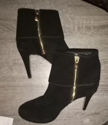 Adrienne Vittadini Black Faux Suede Boots, Excellent Condtion, 3.5" Heel 6.5 Foto 1 de 4