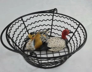 Vintage Miniature Ducks In Metal Basket One Enesco & Other Made In Hong Kong - Picture 1 of 6