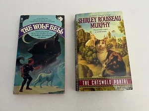 Shirley Rousseau Murphy Lot of 2 Fantasy Books ~ The Wolf Bell & Catswold Portal - Imagen 1 de 10