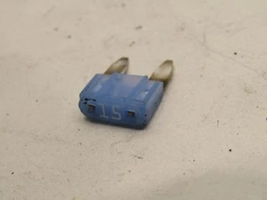 Vauxhall Opel Corsa C blue small mini fuse 15A 1.4 SXi 1.4 Z14XEP - Imagen 1 de 3