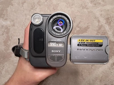 Sony Handycam DCR-TRV285E Digital 8 Camcorder Player Video Recorder Japan - Image 1 of 4