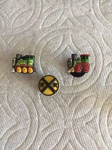 TRENO JIBBITZ TRENO SCARPA CHARMS FERROVIA ATTRAVERSAMENTO JIBBITZ FERROVIA INSEGNA JIBBITZ - Foto 1 di 4