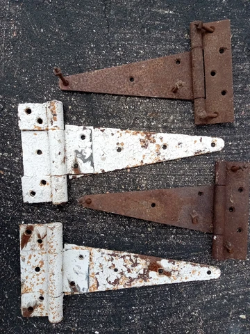 4 VINTAGE / ANTIQUE  T-STRAP BARN DOOR HINGES - STEAMPUNK - FARM - RUSTIC Cover