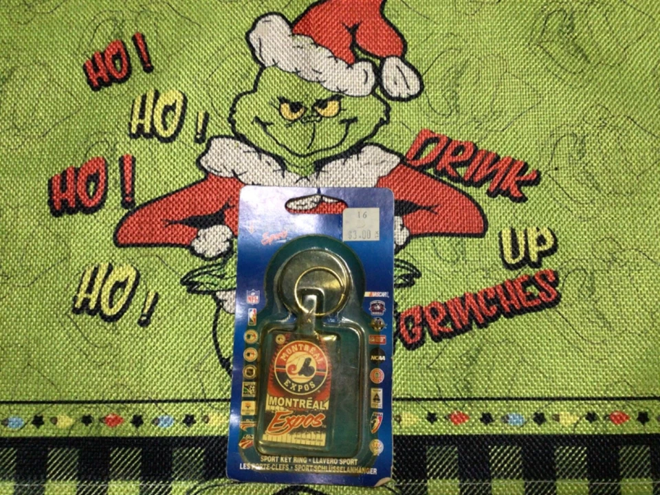 Vintage MLB Montreal Expos Old Logo Old Stock KEY CHAIN  2002 Wincraft New - Image 1 of 1