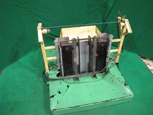 LIONEL TRAINS POSTWAR #164 OPERATING LOG LUMBER LOADER FOR PARTS REPAIR RESTORE - Picture 1 of 15