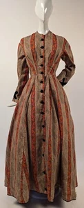 1860’S STRIPED PAISLEY CHALLIS WOOL WRAPPER DRESS W VELVET TRIM + BUTTONS - Picture 1 of 10