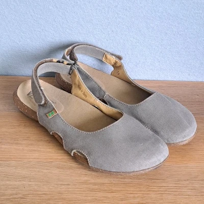 Sandalias veganas El Naturalista Wakataua para mujer 39 grises de gamuza texturizada Foto 1 de 4
