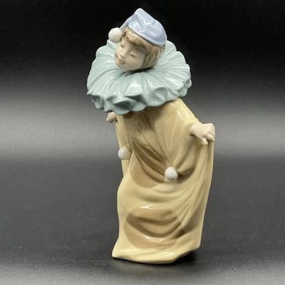 Vtg Nao By Lladro Porcelain Figurine Of A Clown Hand Made In Spain  - Image 1 of 4