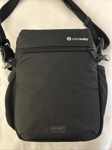 Pacsafe Camsafe V4 Anti-Theft Camera bag Black RFID with Rain Cover - Picture 1 of 9