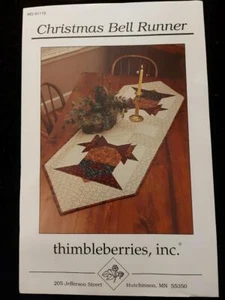 Patrón de Corredor de Campana de Navidad MG91119 20x62" de Thimbleberries Inc - Imagen 1 de 2