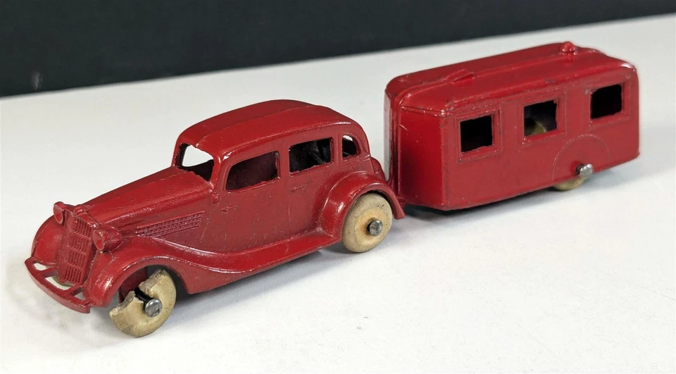 Remolque de viaje y sedán Ford Tootsietoy 1043 rojo 3" muy bonito 1937-41 Foto 1 de 4