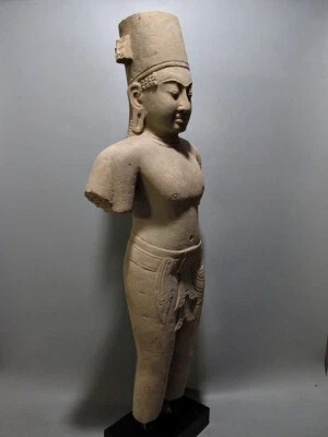 Figura de torso masculino de arenisca jemer Hari-Hara estilo Phnom Kulen siglo 9/10 Foto 1 de 4