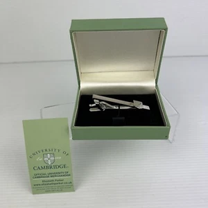 New Tie Slide University of Cambridge Laser Engraved Silver Tone Box Parker - Picture 1 of 16
