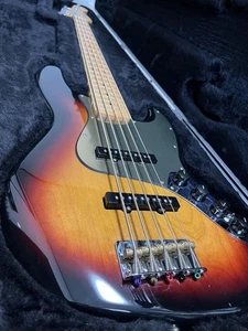 Fender Deluxe Active Jazz Bass V - Picture 1 of 11