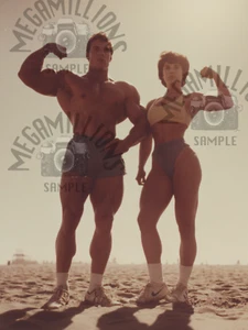 Vintage 1980's Photo of BODYBUILDER MAN WOMAN - GYM COUPLE CULTURE   304 - Picture 1 of 2