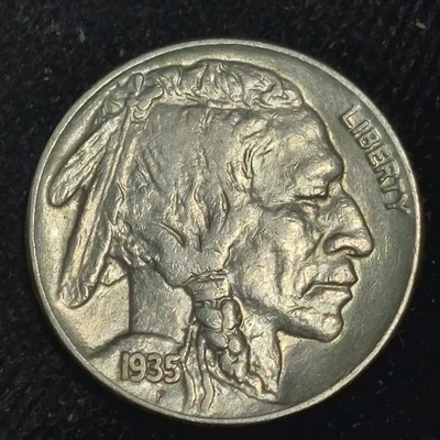 1935-P  BUFFALO NICKEL ~ BRILLIANT UNCIRCULATED  - Image 1 of 2