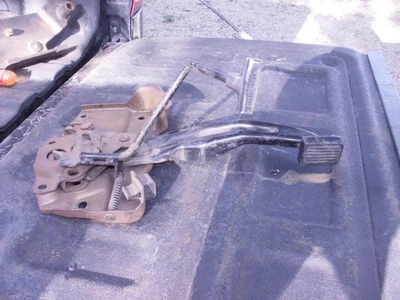 Ford Mustang Fastback 1969 1970 montaje de freno de estacionamiento de emergencia original OEM Foto 1 de 3