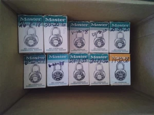 Vintage 1525 Master Lock Combination Type With Control Key Design - Picture 1 of 4