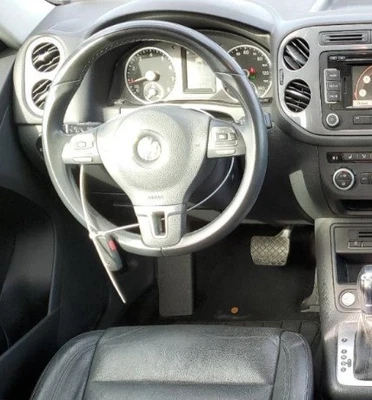 2013 Volkswagen Tiguan LH Driver Steering Wheel Airbag Air Bag OEM - Image 1 of 4