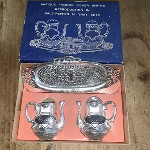 Antique Famous Silver Smiths Reproduction in Salt-Pepper N' Tray SET Canada - Picture 1 of 6