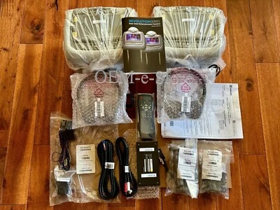 Genuine Chevrolet Traverse Headrest DVD Entertainment System + Headphones Remote - Image 1 of 4