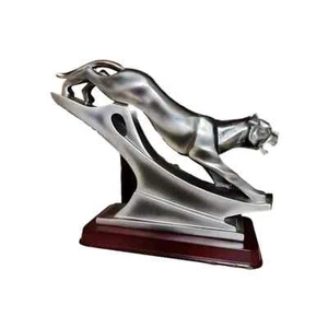 Escultura de guepardo profesional Herco de colección de 10" L estatua plateada sobre base de madera - Imagen 1 de 13