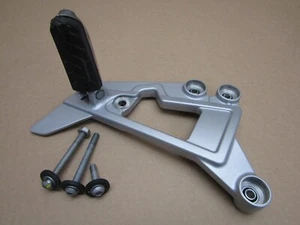 Moto Guzzi V100 Mandello S 2023 1.356 Meilen linke Fahrer Fußstütze (12593) - Bild 1 von 11