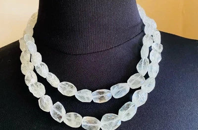 Collar Henri Bendel de piedras preciosas verde aguamarina doble hilo - En muy buen estado Foto 1 de 4