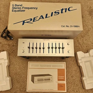 Ecualizador de frecuencia estéreo de 5 bandas modelo realista vintage 31-1988A ligeramente usado - Imagen 1 de 17