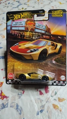 Hot Wheels Premium Boulevard '17 Ford GT Real Riders Gold Diecast 1:64 Scale New - Image 1 of 2