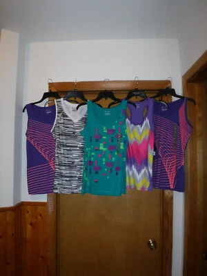 Camisetas sin mangas activas para mujer, Tek Gear, MD,SM, multicolor geo y rayas NW Foto 1 de 4