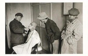 Postcard Patrick Zachmann Photographer - Actors, Peking Studios, China 1982 MINT - Picture 1 of 1