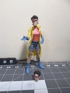 Marvel Legends E5329 Jubilee 6 Zoll Actionfigur - Bild 1 von 2