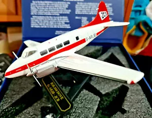 De Havilland DH-104 Dove JCB G-ARJB - 1:72 Die Cast - Oxford - Foto 1 di 8