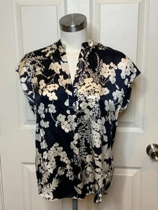 Vince Navy Blue & White Floral 100% Silk V-Neck Blouse Top, Size XS - Picture 1 of 7