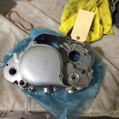 Cubierta embrague motor derecho Kawasaki NOS NUEVA 14032-065 plateada 1972-73 F8 Foto 1 de 4